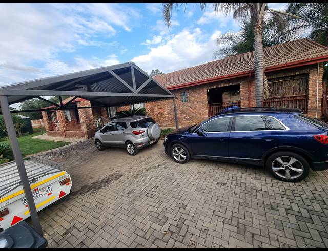 5 BEDROOM FREEHOLD FOR SALE IN THE REEDS